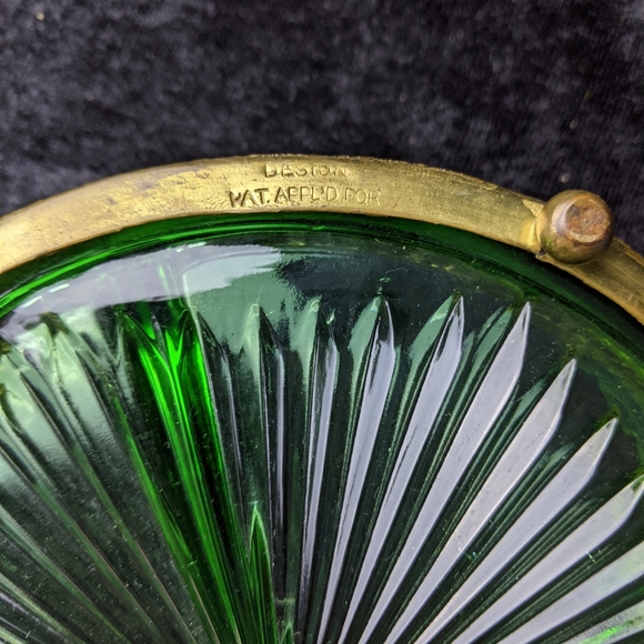 Vintage ornate brass & green glass relish or snack dish - Picture 7 of 10